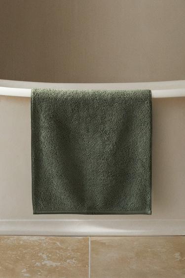 PLAIN BATH MAT - Khaki by Zara