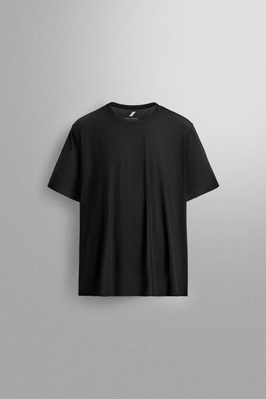 LIGHTWEIGHT TECHNICAL T-SHIRT - Black by Zara