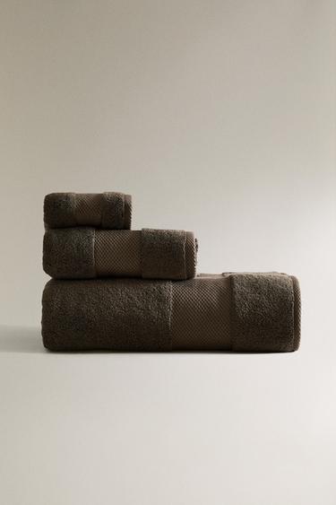 EXTRA SOFT BATH TOWEL (800 GXM²) - Dark mink by Zara