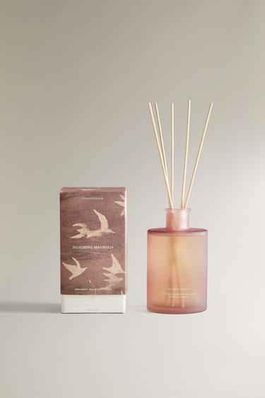 (200 ML) BLOOMING MAGNOLIA REED DIFFUSERS - Black / Ecru by Zara - Image 0