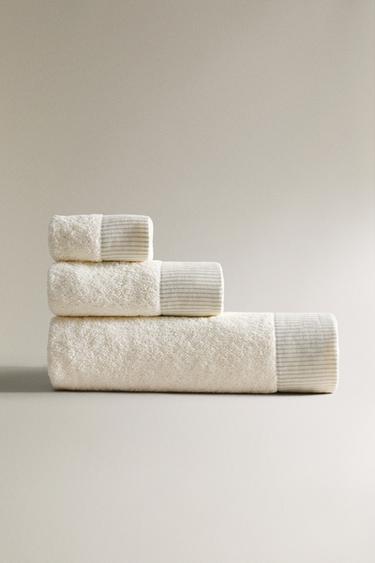 BATH TOWEL WITH STRIPED BORDER - Ivory by Zara