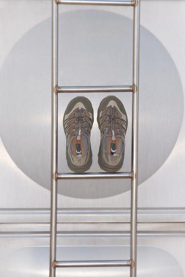 Zara {名称} - {颜色}