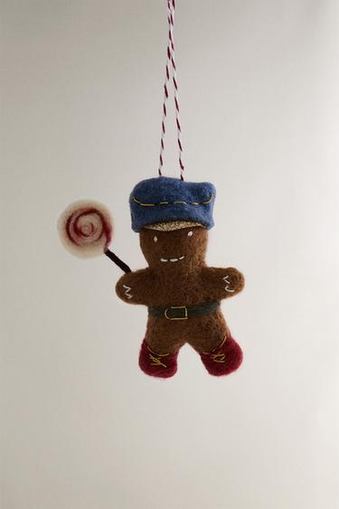 WOOL GINGERBREAD BISCUIT CHRISTMAS TREE DECORATION - Brown by Zara