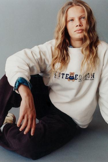 SWEATSHIRT WITH SLOGAN AND TEDDY BEAR PRINT - Ecru by Zara