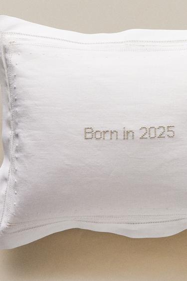 CHILDREN'S "BORN IN 2025" CUSHION COVER - Oyster-white by Zara