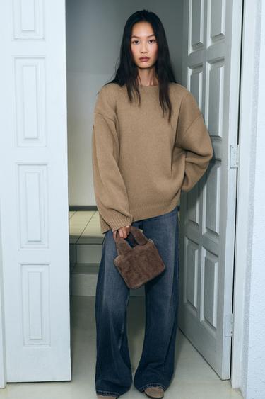 FAUX FUR MINI BUCKET BAG - Beige by Zara