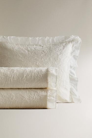 JACQUARD BEDSPREAD WITH RUFFLE TRIM - Ecru by Zara