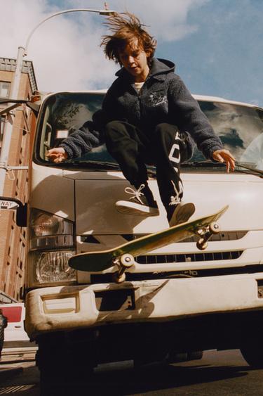 Zara {名称} - {颜色}