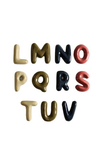 Zara {名称} - {颜色}