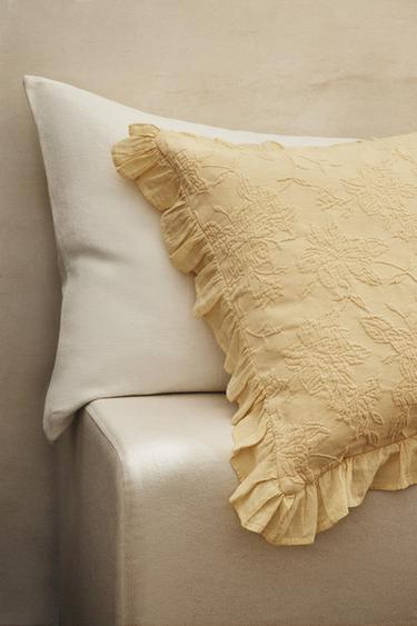 JACQUARD CUSHION COVER WITH RUFFLE - Butter by Zara