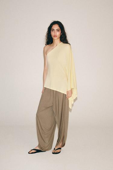 ASYMMETRIC CAPE - Yellow by Zara