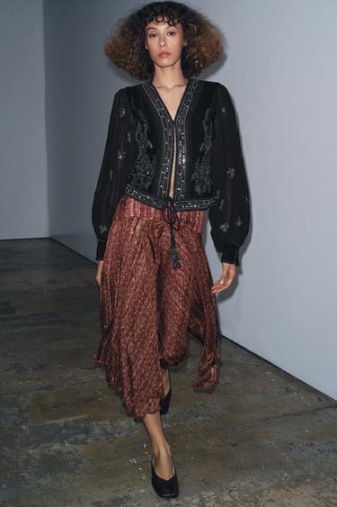 Zara {名称} - {颜色}