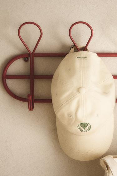 KIDS' IRON CLOTHES RACK - Red by Zara