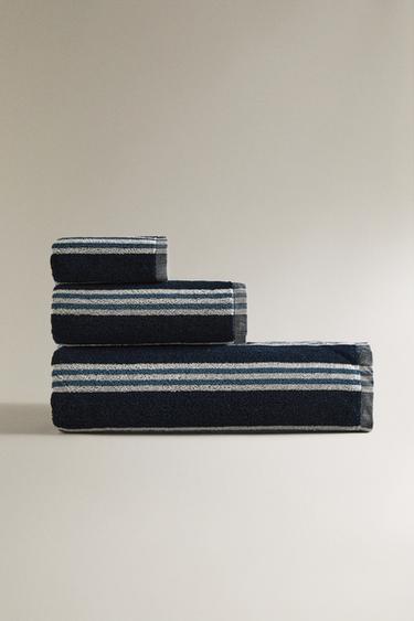 BATH TOWEL WITH IRREGULAR STRIPES - Blues by Zara