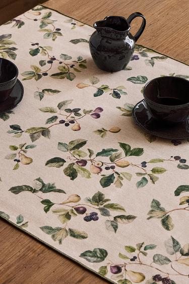 FRUIT PRINT TABLE RUNNER - Greenish by Zara