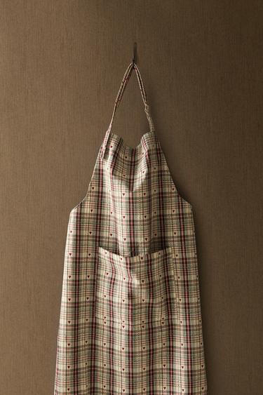 CHRISTMAS APRON WITH HEARTS - Red by Zara