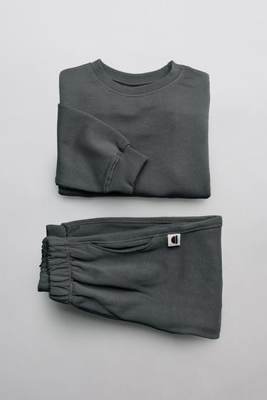 Zara {名称} - {颜色}