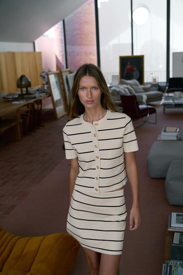 Zara {名称} - {颜色}