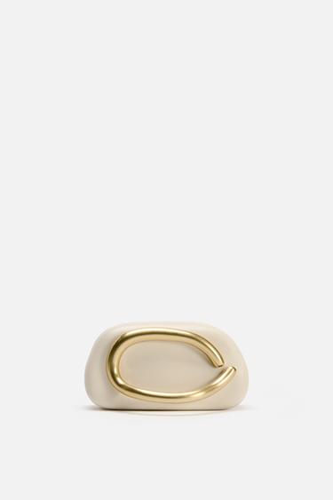 MINAUDIÈRE WITH GOLDEN CLASP - white by Zara