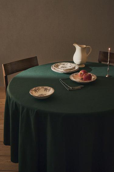 SCALLOPED TABLECLOTH - Green by Zara