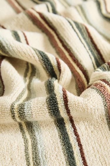 BATH TOWEL WITH IRREGULAR STRIPES - Multicoloured by Zara