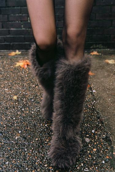 HIGH FAUX FUR BOOTS - Brown by Zara