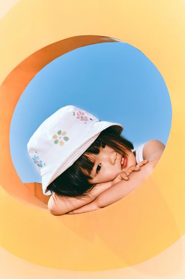 CROSS-STITCH EMBROIDERED BUCKET HAT - Ecru by Zara