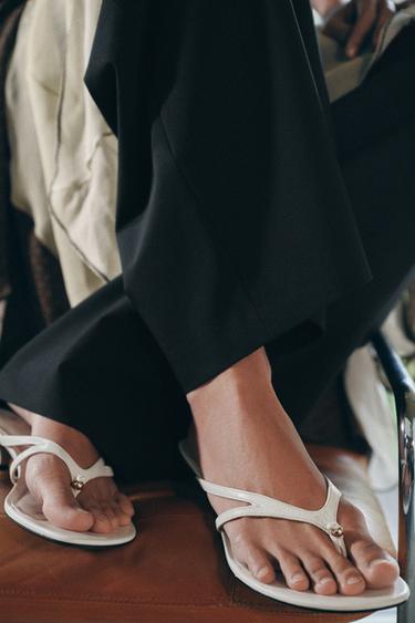 Zara {名称} - {颜色}