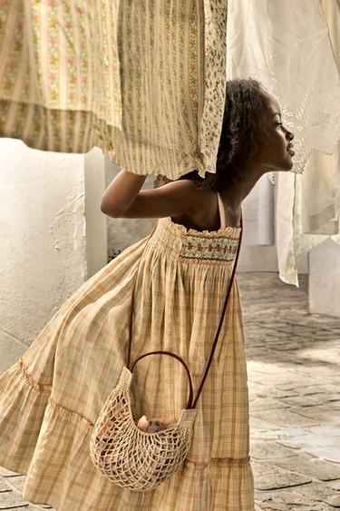 Zara {名称} - {颜色}