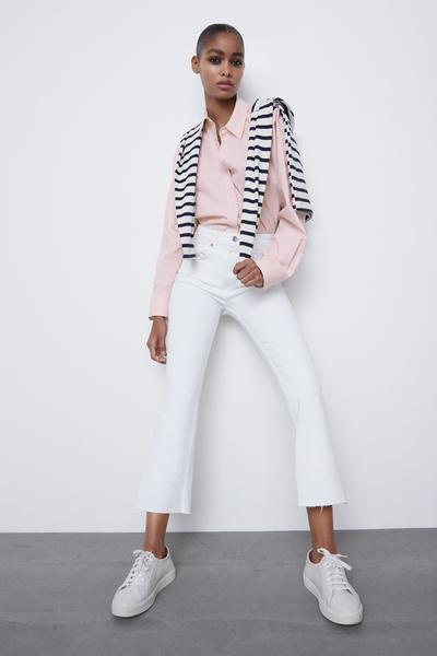 ZARA的图片 1 名称JEANS MIDE RISE CROPPED FLARE