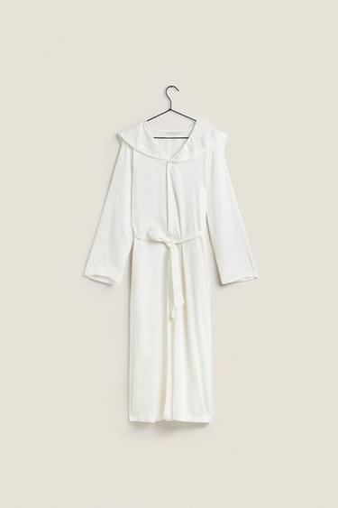 刺绣装饰绸缎质感睡袍 磨白色 Zara 刺绣装饰绸缎质感睡袍 磨白色 Zara